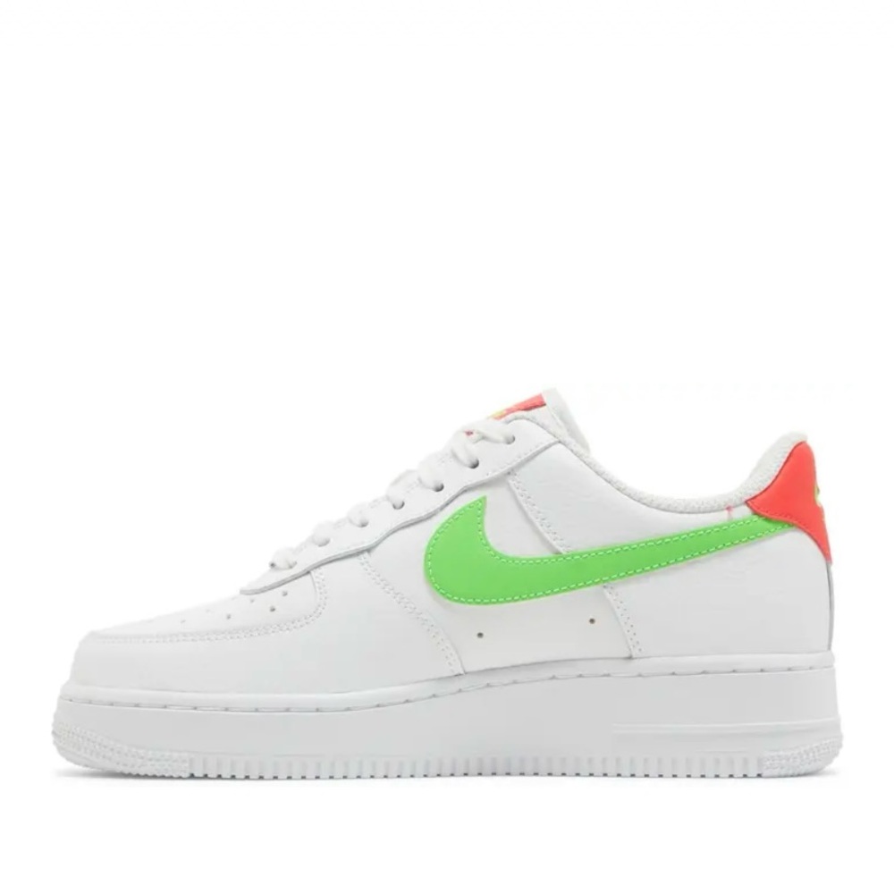 Nike White and Green Sneakers